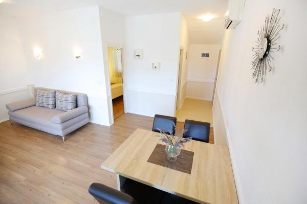 Apartments Lena Sukosan Luaran gambar