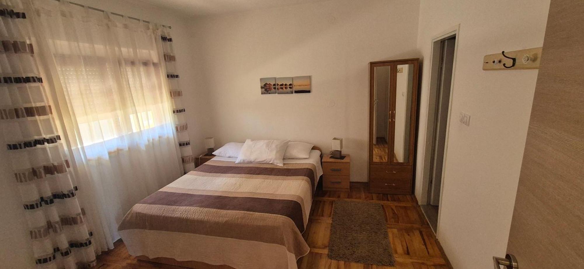 Apartments Lena Sukosan Luaran gambar